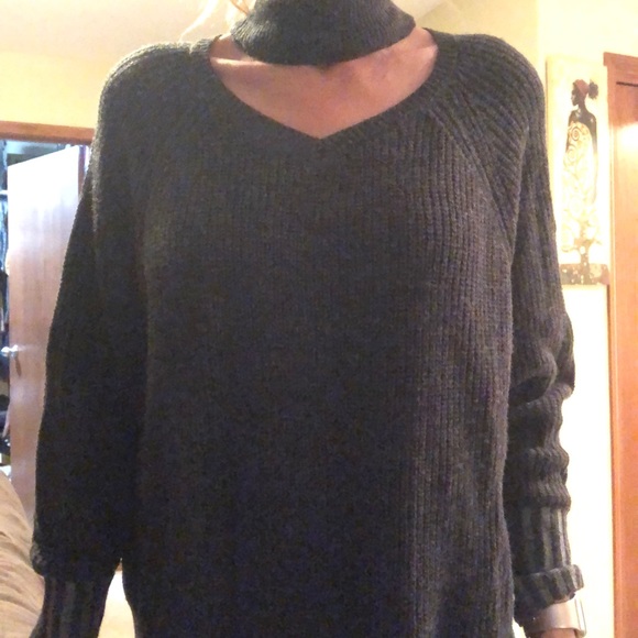 Oxygen knit sweater with neat neck line - Picture 10 of 11